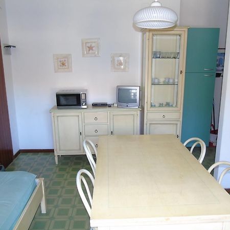 Condominio Ginestra Lignano Sabbiadoro Habitación foto